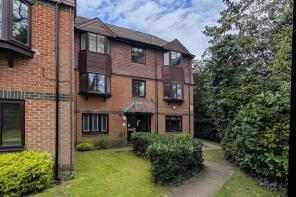 36, Foxhills, Woking GU21 3LT