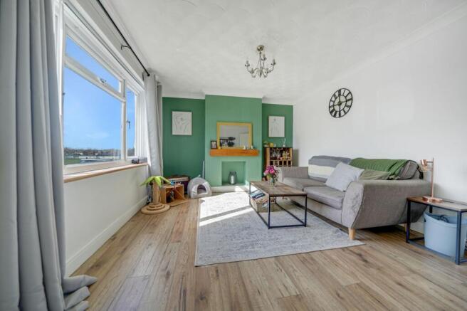 Forge Road, Sittingbourne - Lounge