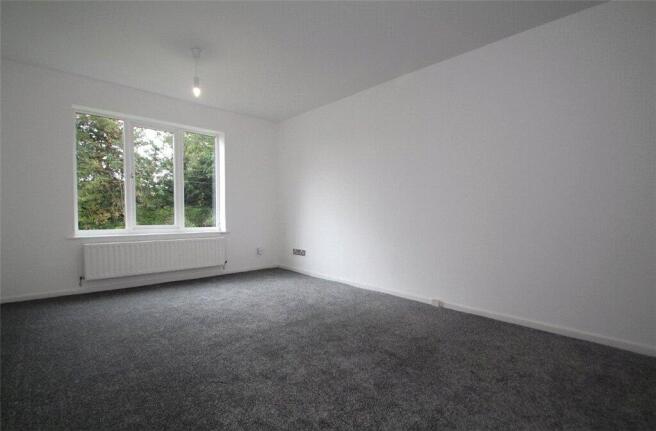 2 bed Apartment to rent Image 3
