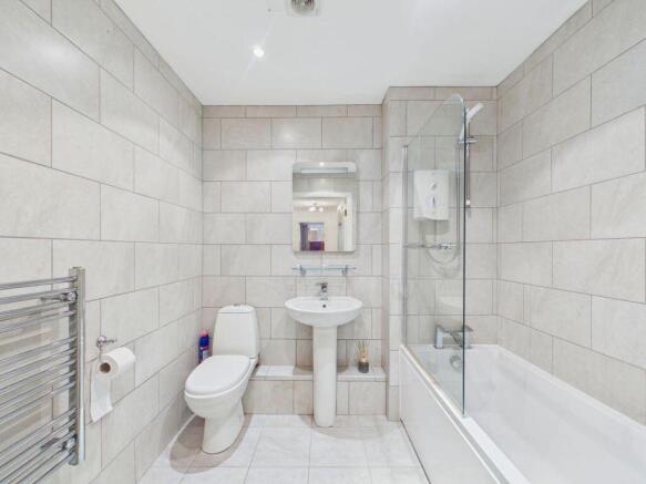 3 bed Apartment for sale Image 11