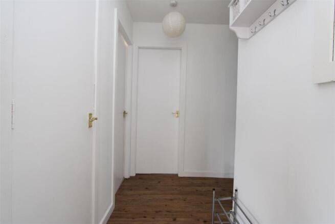 2 bed Apartment to rent Image 5