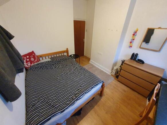 First floor rear bed