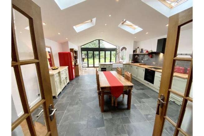 Kitchen/Dining Room