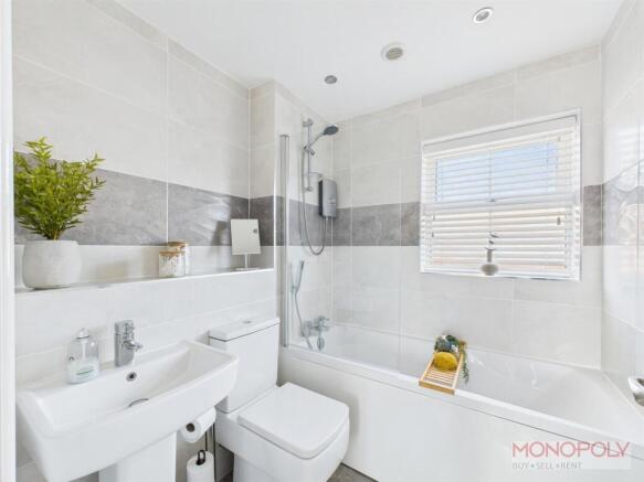 FAMILY BATHROOM