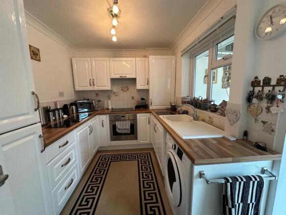 Kitchen:
