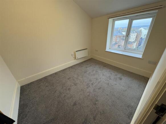 2 bed Flat to rent Image 7