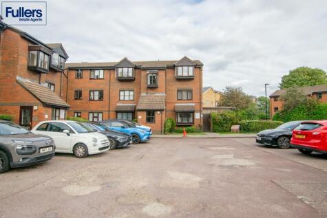 Gladbeck Way, Enfield