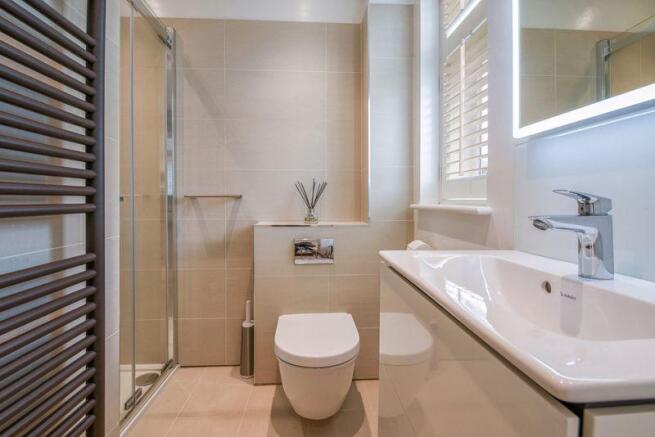 En suite Showe...