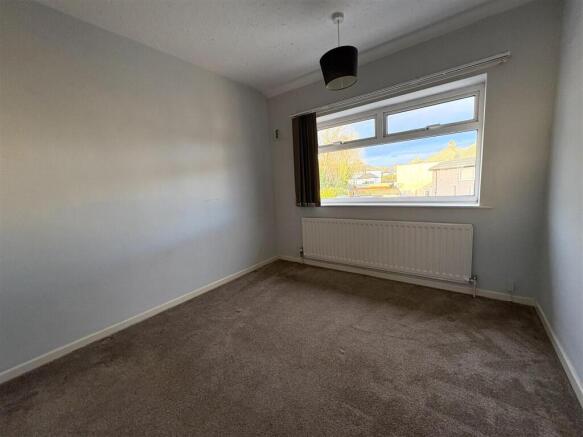 3 bed Semi-Detached to rent Image 12