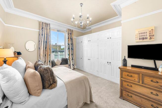 2 bed Flat for sale Image 12