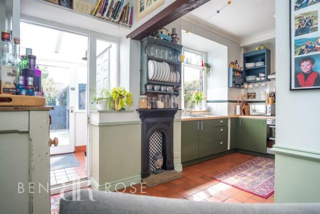 Kitchen/Vestibule