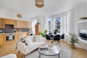 Flat 2, 16, The Gardens, London SE22 9QD