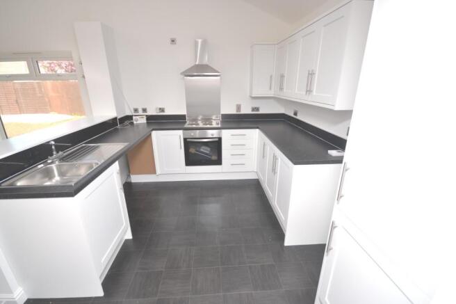 FITTED KITCHEN