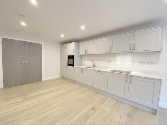 2 bed Flat for sale Image 4