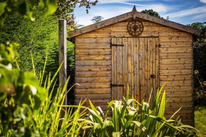 house. estate agency Abinger Hammer