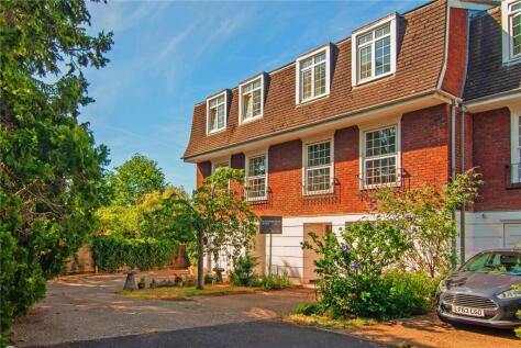 Langwood Chase, Teddington, TW11