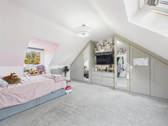 BEDROOM 5
