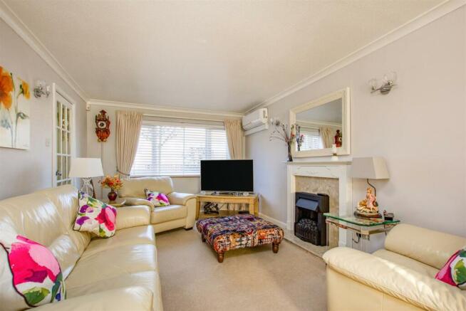 Living/Dining Room