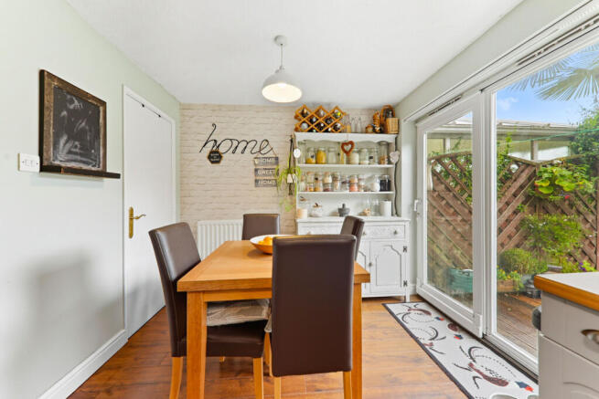 3 bed Town House for sale Image 6