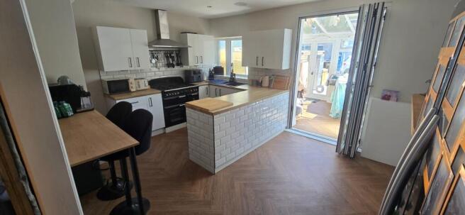 3 bed Terraced for sale Image 5