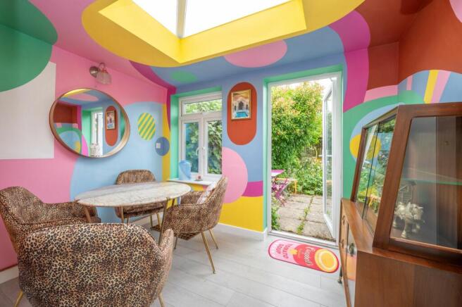 Garden/Dining Area