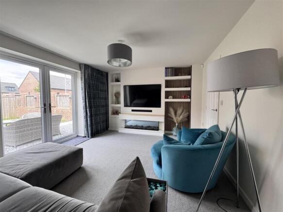 3 bed Semi-Detached for sale Image 9