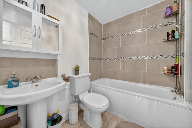 3 bed Terraced for sale Image 9