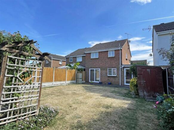 Rembrandt Grove, Springfield, Chelmsford photo 4