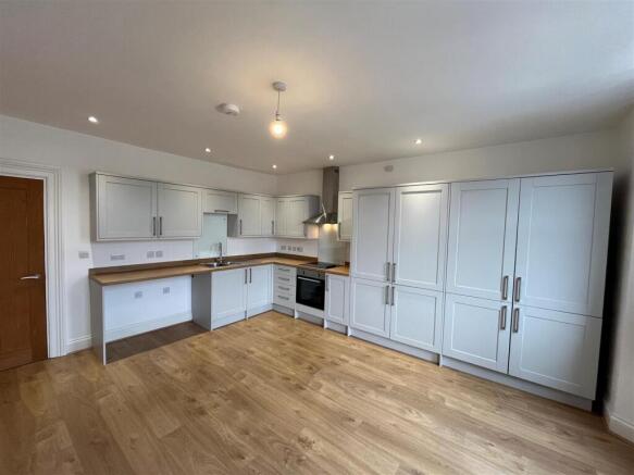 Kitchen / diner / living area