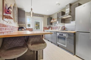 21, Tonbridge Drive, Laindon, Basildon SS15 6ND