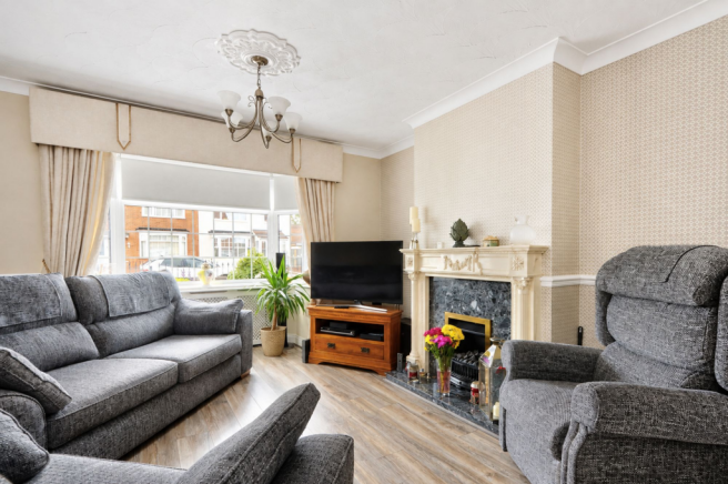 3 bed Semi-Detached for sale Image 4