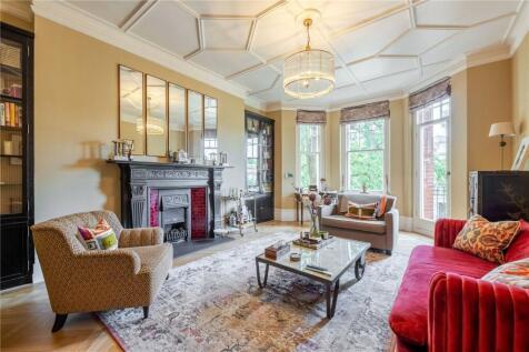 Oakwood Court, London, W14
