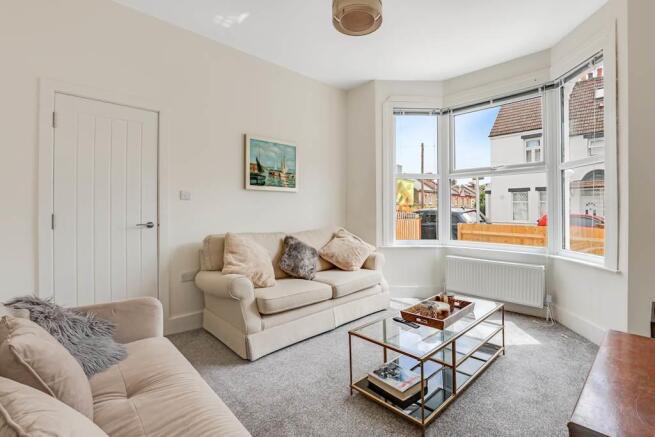 07-4cabJHPropWpen - 12 Southey Street - 5-small.jp