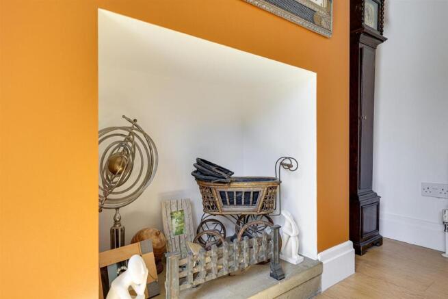 4 bed Semi-Detached for sale Image 7