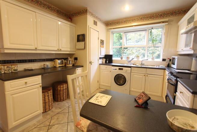3 - Kitchen.JPG