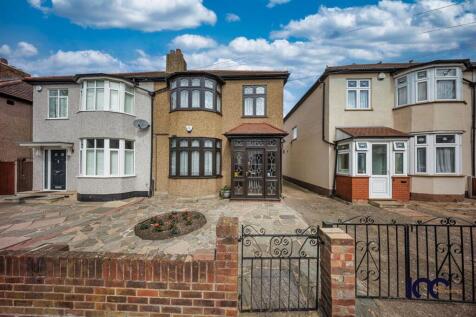 Hillcrest Road, Hornchurch, RM11