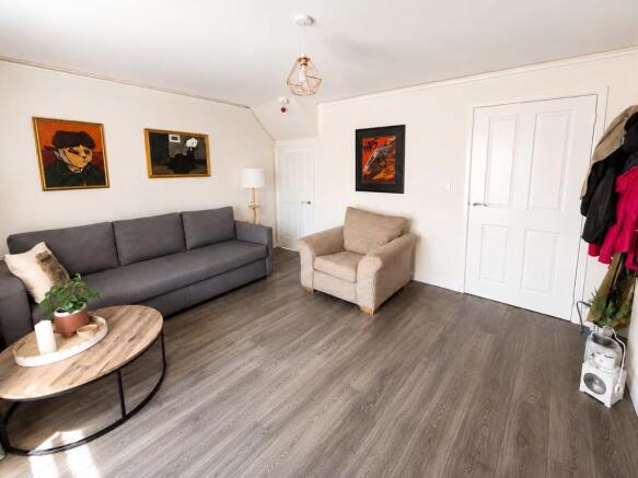 3 bed Semi-Detached for sale Image 6
