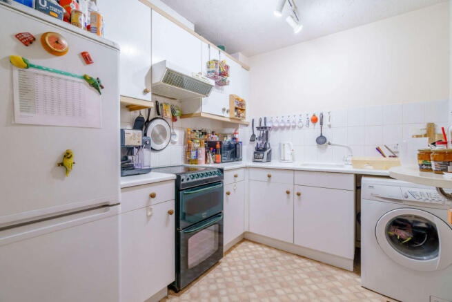 8438619-interior01-800