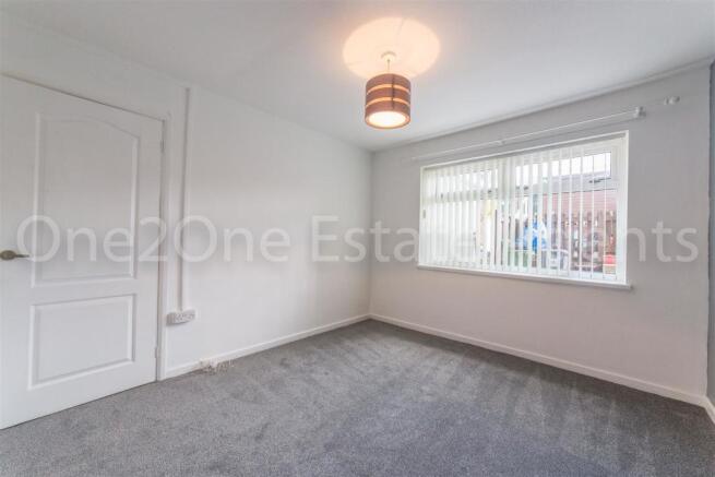 24 Bowen Close-7.jpg