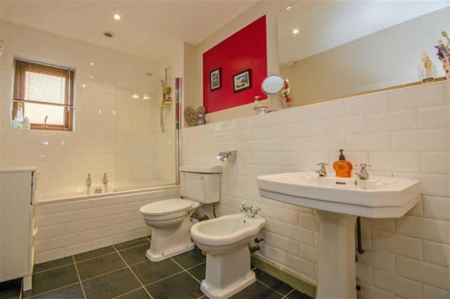 FAMILY BATHROOM