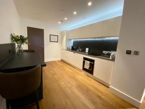 1 bed Apartment to rent Image 10