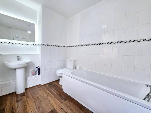 3 bed Terraced for sale Image 9