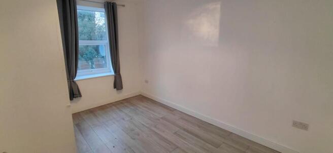 1 bed Flat to rent Image 6
