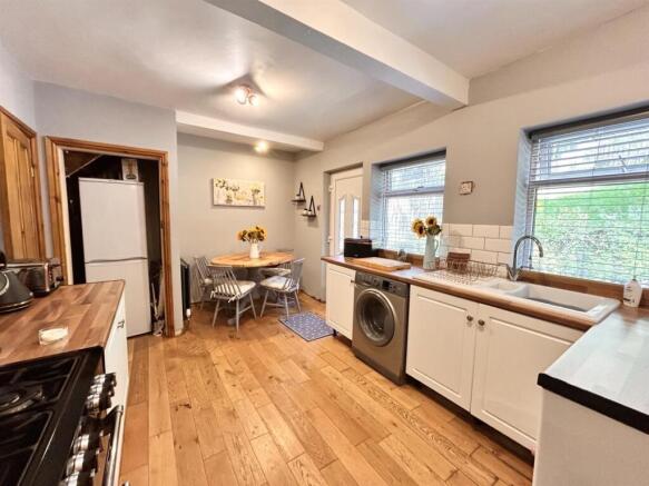 3 bed Terraced for sale Image 5