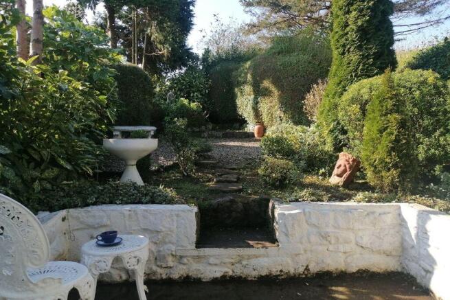 Enclosed garden