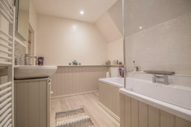 The Cottage_Pakenham [Bathroom] 01.jpg