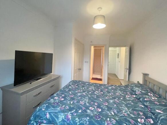 2 bed Apartment for sale Image 12