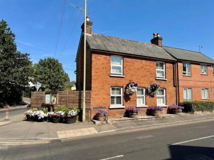 Frensham Road, Lower Bourne, Farnham