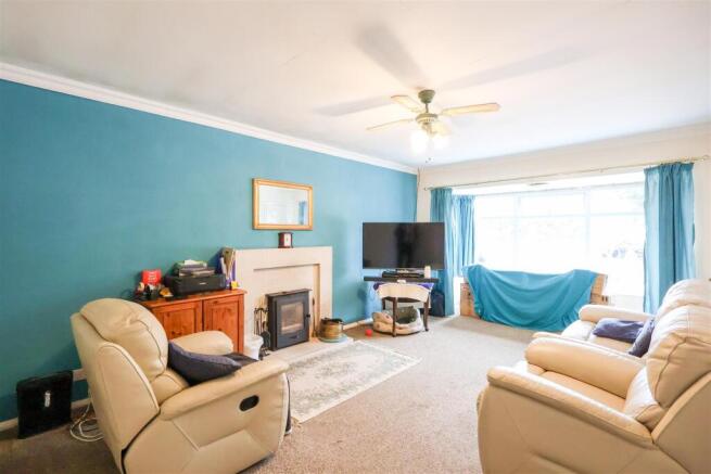 3 bed Detached Bungalow for sale Image 11