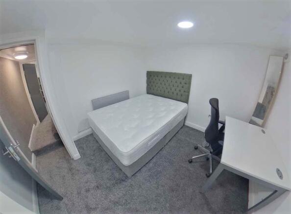 5 bed Terraced to rent Image 8